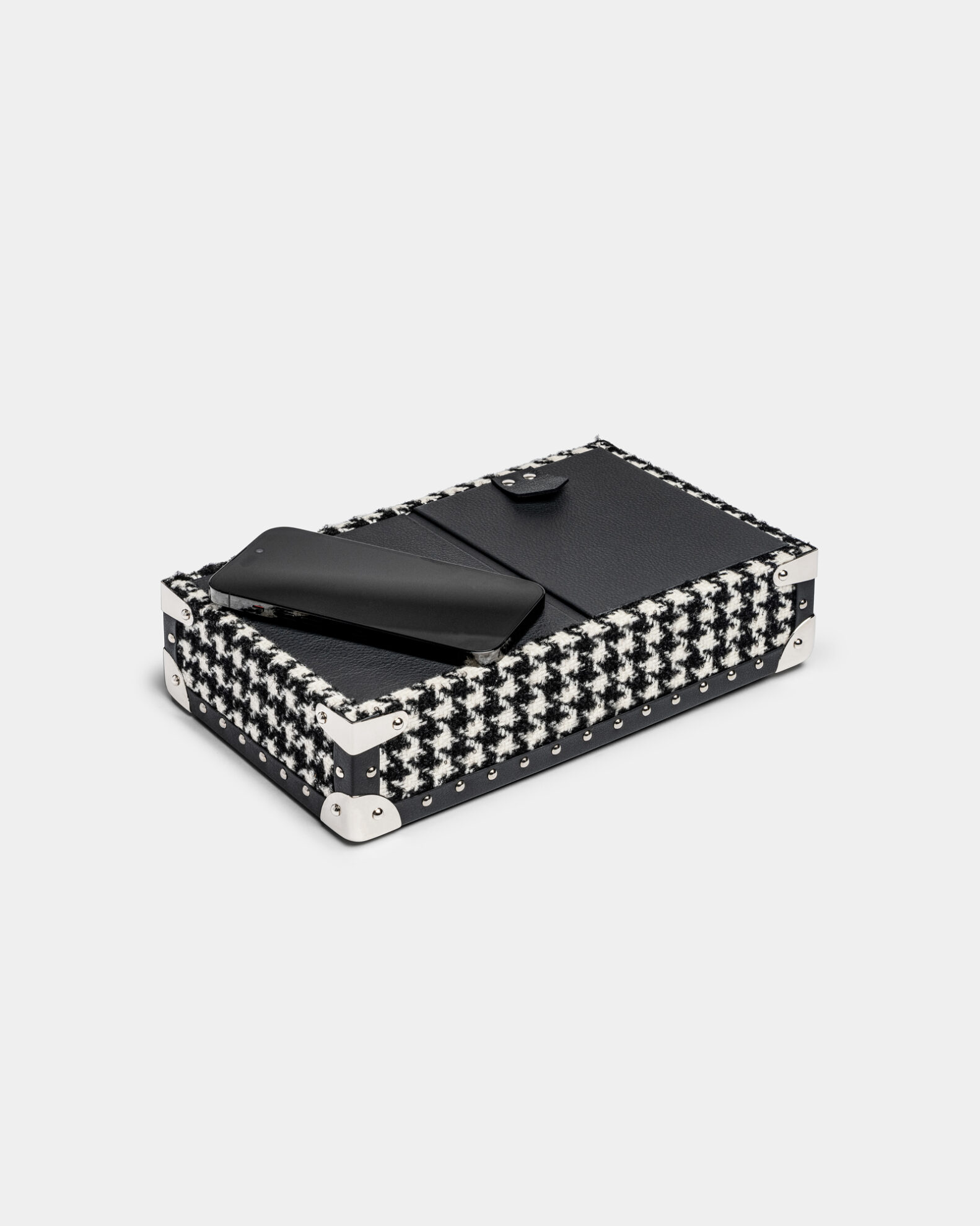 Charger Trunk - Image 3